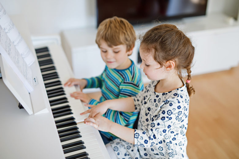 You can give your toddler piano lessons with our help. Discover piano lessons for toddlers today.